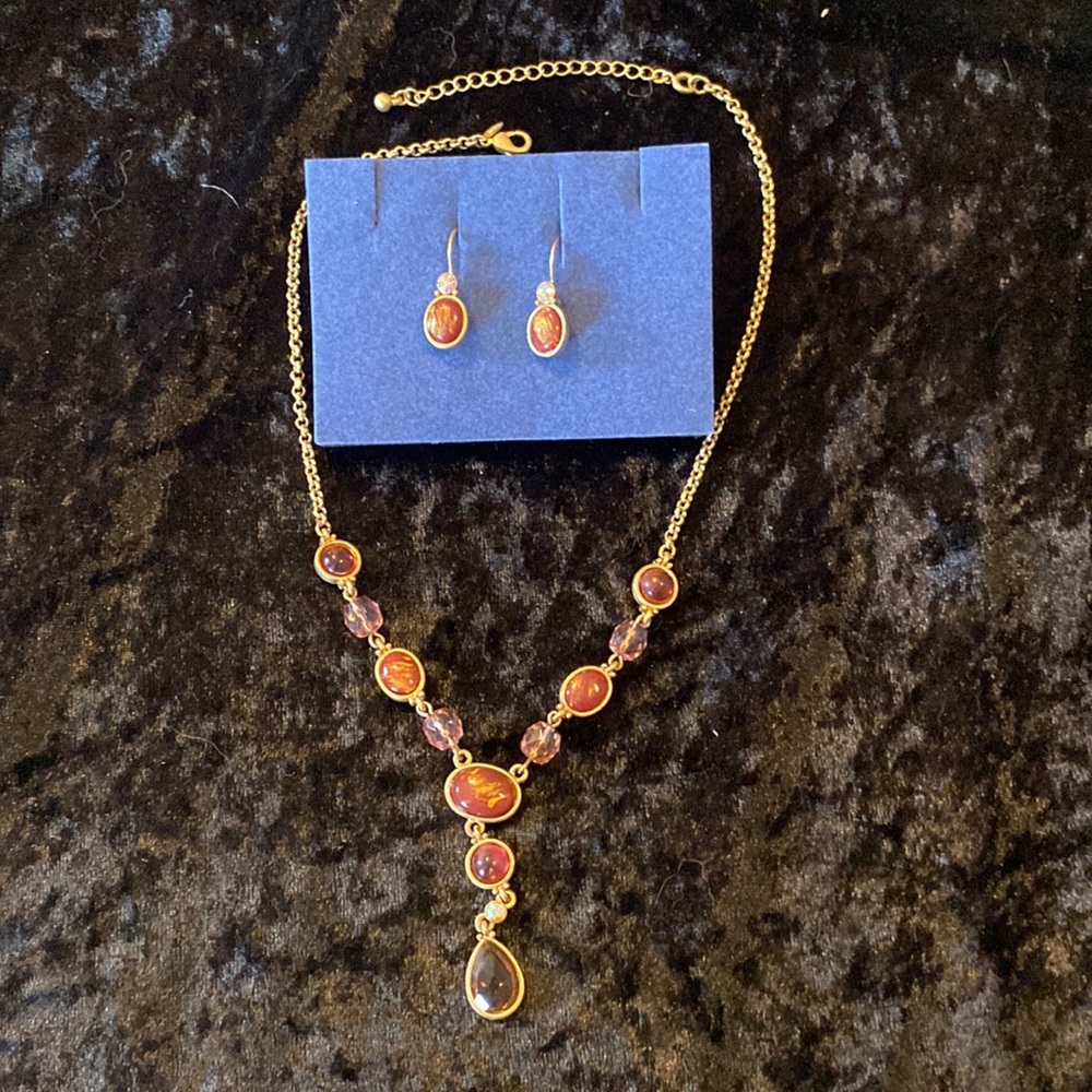Avon necklace with matching earrings